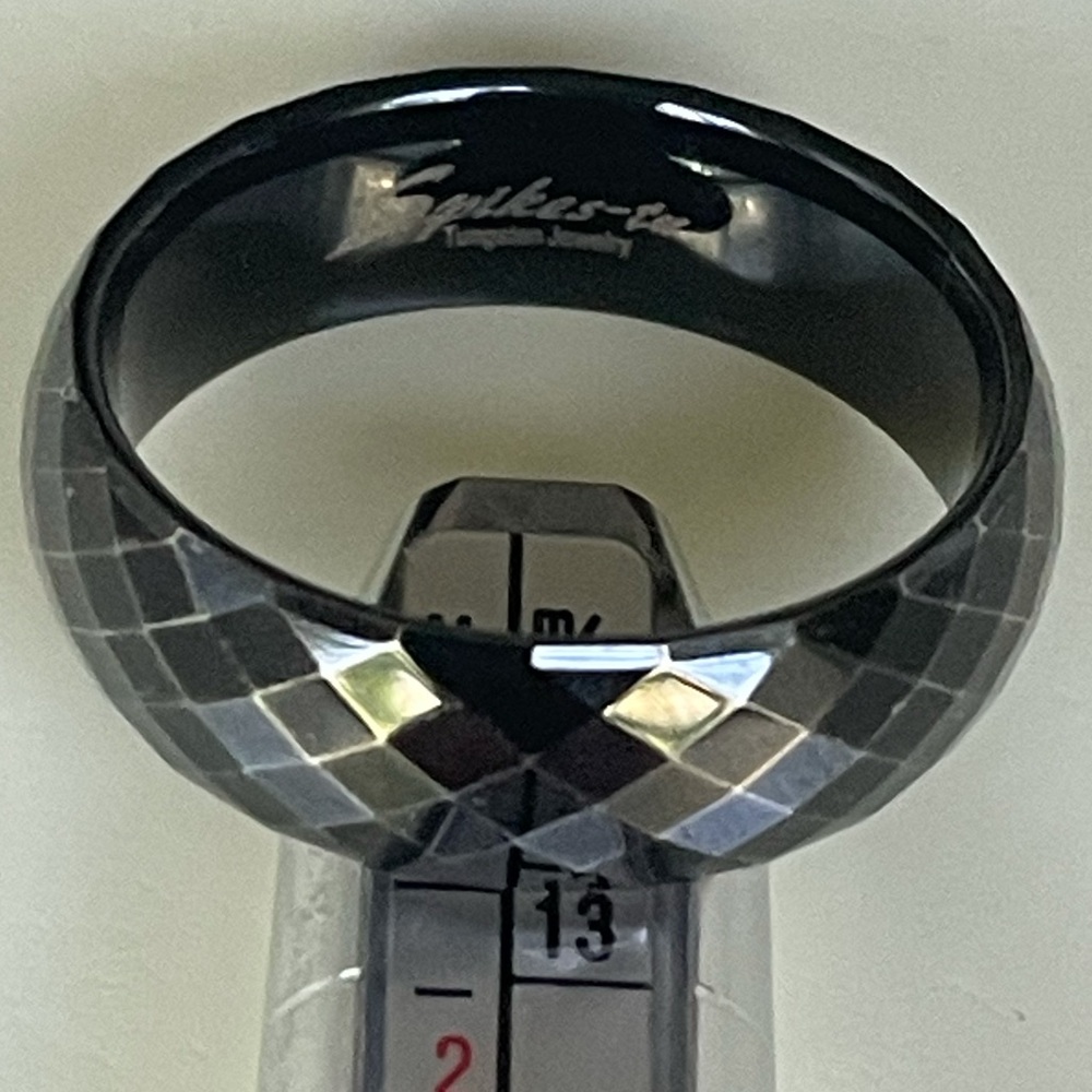 Spikes- tu Tungsten Ring - Picture 2 of 4
